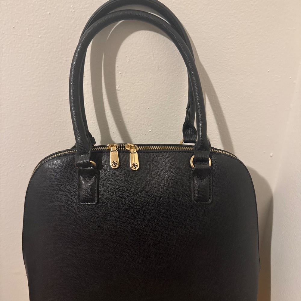 Adrienne Vittadini Handbag - Picture 3 of 5